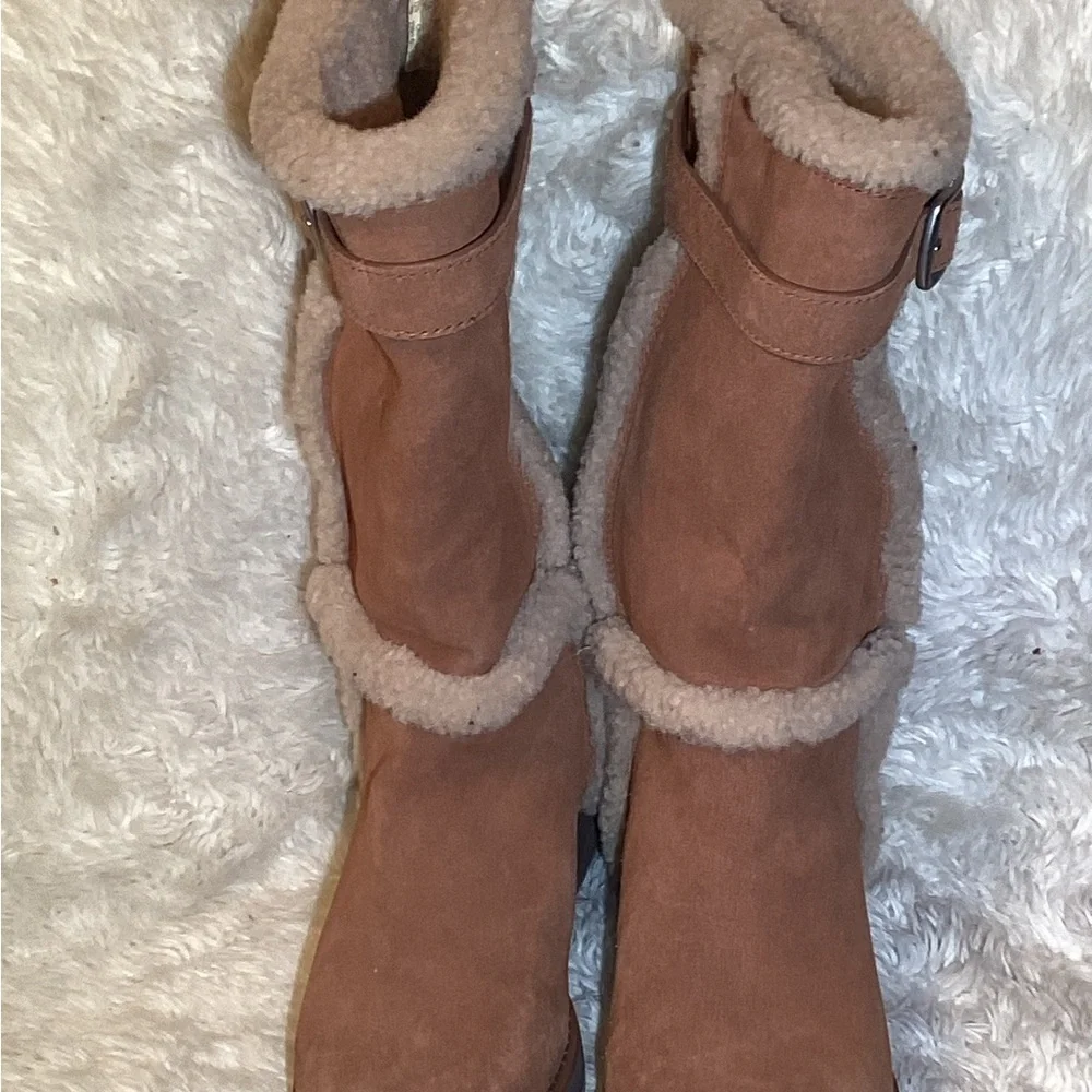 Coach shearling boots size 7